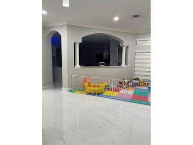 LOCATION, LOCATION, LOCATION! Beautiful property located in the - photo 21