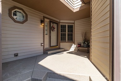 Perfectly situated just steps from the marina, boat docks, and a - photo 2