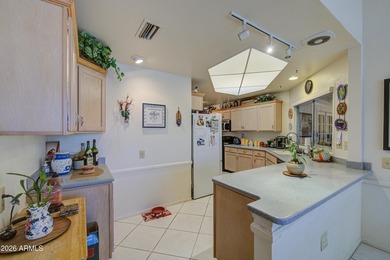 Beautifully updated residence in the heart of Sun City! Over 2 - photo 23