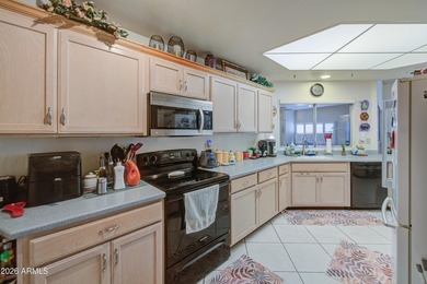 Beautifully updated residence in the heart of Sun City! Over 2 - photo 24