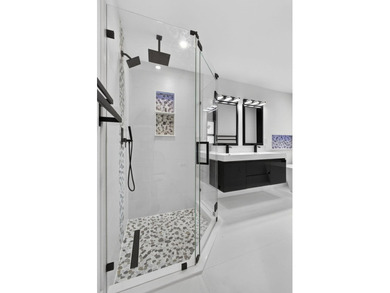 Another 5-Star Transformation in the Highly Desired Town of Lake - photo 34