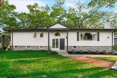 Discover this hidden gem in the exclusive gated community of - photo 35