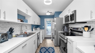 Updated 3-Bed, 2-Bath Condo in a Lakefront Community! - photo 11