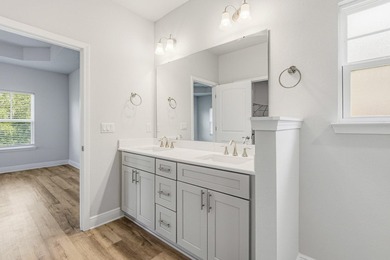Welcome to The Bluffs at Lafayette, one of Freeport's newest and - photo 15
