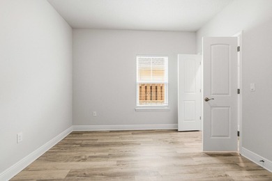 Welcome to The Bluffs at Lafayette, one of Freeport's newest and - photo 22