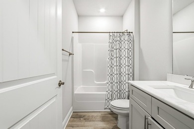 Welcome to The Bluffs at Lafayette, one of Freeport's newest and - photo 23