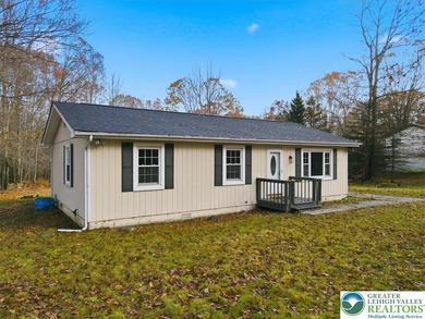 Emerald Lakes Home For Sale in Tobyhanna Twp Pennsylvania