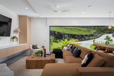 Ultra modern, newly constructed luxury home on an extremely - photo 12