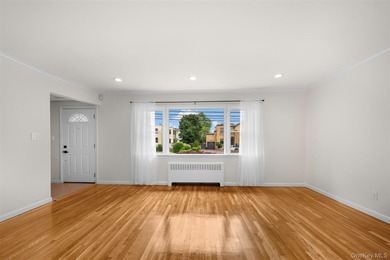 Charming and lovingly maintained wide-line Ranch nestled in - photo 8