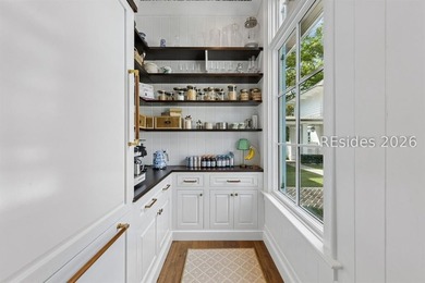 This spectacular home in Spanish Wells Plantation was - photo 20