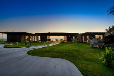 Ultra modern, newly constructed luxury home on an extremely - photo 29