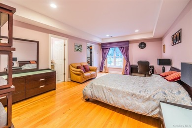 Top Syosset School District, Don't miss this wonderful better - photo 39