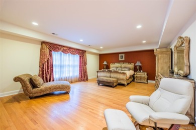 Top Syosset School District, Don't miss this wonderful better - photo 41