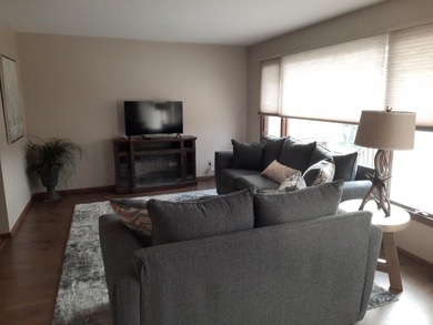 Live and let live! Duplex 2 minutes away from Rainy Lake for - photo 4