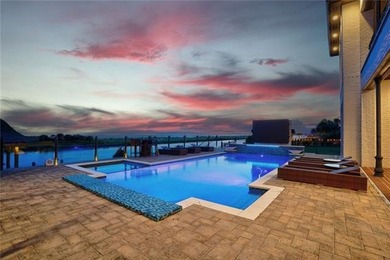 Exceptional waterfront estate in a gated community offering - photo 13