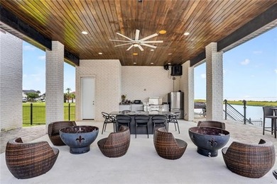 Exceptional waterfront estate in a gated community offering - photo 16