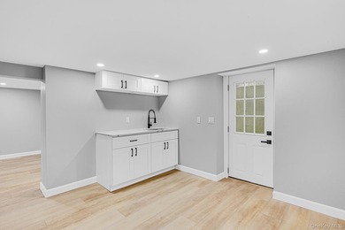 Welcome to 11 Mayfield Dr, Mastic Beach! This beautifully - photo 18