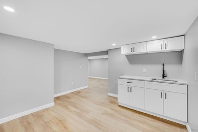 Welcome to 11 Mayfield Dr, Mastic Beach! This beautifully - photo 19