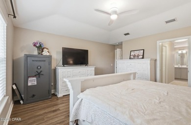 Welcome to this beautifully designed 4-bedroom, 2.5-bath home - photo 22