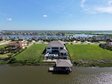 Exceptional waterfront estate in a gated community offering - photo 23