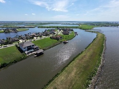 Exceptional waterfront estate in a gated community offering - photo 26
