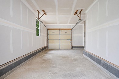 Welcome to 11 Mayfield Dr, Mastic Beach! This beautifully - photo 27