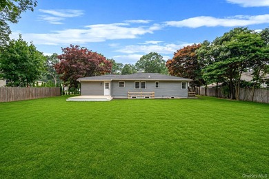 Welcome to 11 Mayfield Dr, Mastic Beach! This beautifully - photo 29