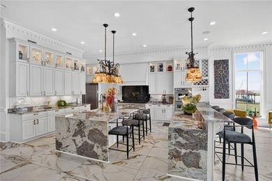 Exceptional waterfront estate in a gated community offering - photo 36