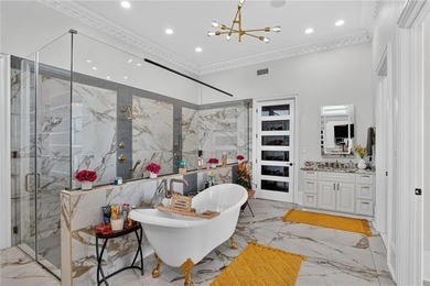 Exceptional waterfront estate in a gated community offering - photo 41