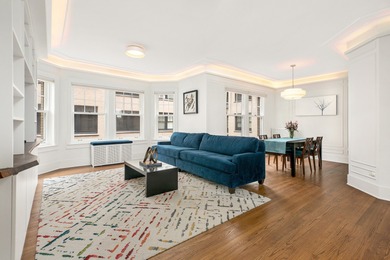 Beautifully updated residence in a charming East Lincoln Park
