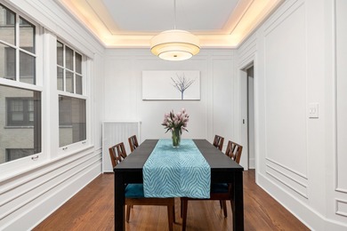 Beautifully updated residence in a charming East Lincoln Park