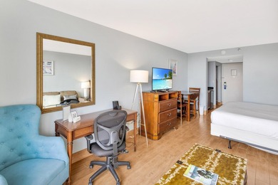 2021 4-seater Golf Cart Included! This updated 5th-floor - photo 5