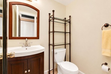 Beautifully renovated 1-bedroom, 1.5-bath condo in Century - photo 16