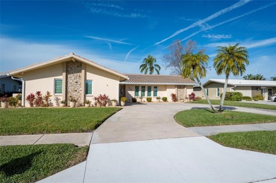 (private lake, pond, coastal) Home Sale Pending in Largo Florida