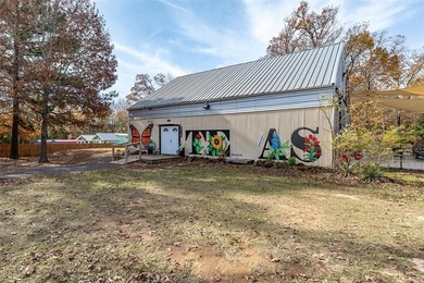 This restaurant and bar is located on 1.3 acres directly across - photo 14