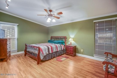 Just a couple of blocks from the beach and an easy walk to - photo 15