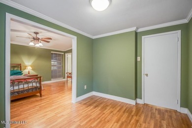 Just a couple of blocks from the beach and an easy walk to - photo 18