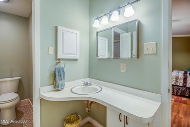 Just a couple of blocks from the beach and an easy walk to - photo 19