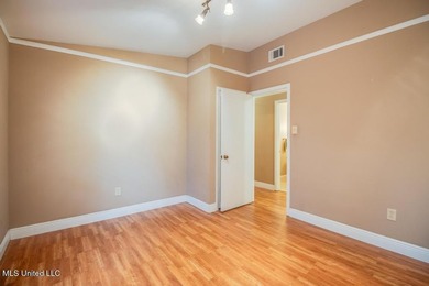 Just a couple of blocks from the beach and an easy walk to - photo 22