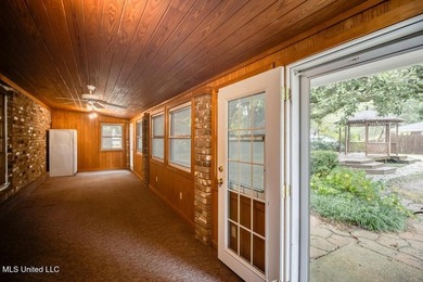 Just a couple of blocks from the beach and an easy walk to - photo 24
