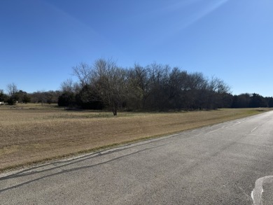 Peaceful 1+ Acre Lot in Gated Lake Subdivision - photo 13