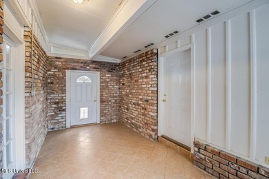 Just a couple of blocks from the beach and an easy walk to - photo 45