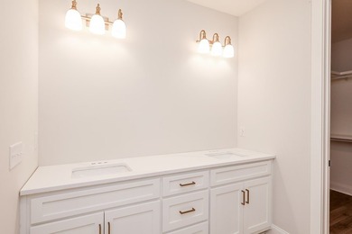 Popular Willow B plan with main level master, large LR & - photo 9