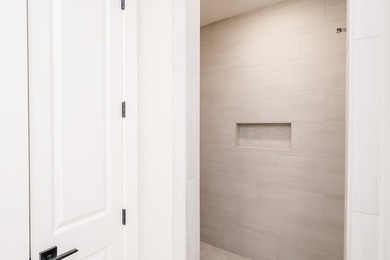 Popular Willow B plan with main level master, large LR & - photo 10