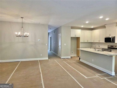 True Ranch Plan in the gated lake and golf community of Lake - photo 7