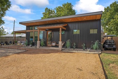 Moss Lake Home For Sale in Gainesville Texas