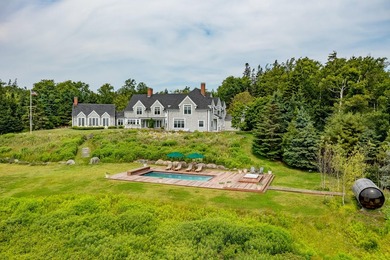East Bay is a lovely coastal estate, an ideal summer retreat and - photo 3