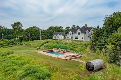 East Bay is a lovely coastal estate, an ideal summer retreat and - photo 4
