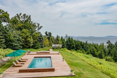 East Bay is a lovely coastal estate, an ideal summer retreat and - photo 6