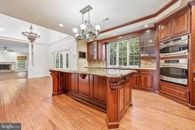 Freshly painted custom estate with a 3-car garage, offering an - photo 20